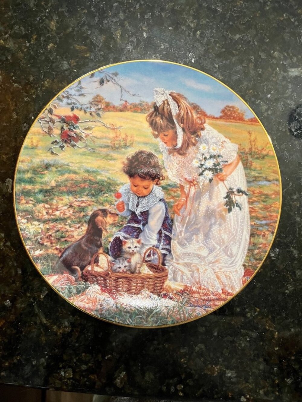 Delightful Bundle Puppy and Basket of Kittens Decorative Plate A985